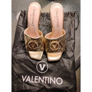 Valentino By Mario Valentino Gold Slides Sandals  7 NWOT